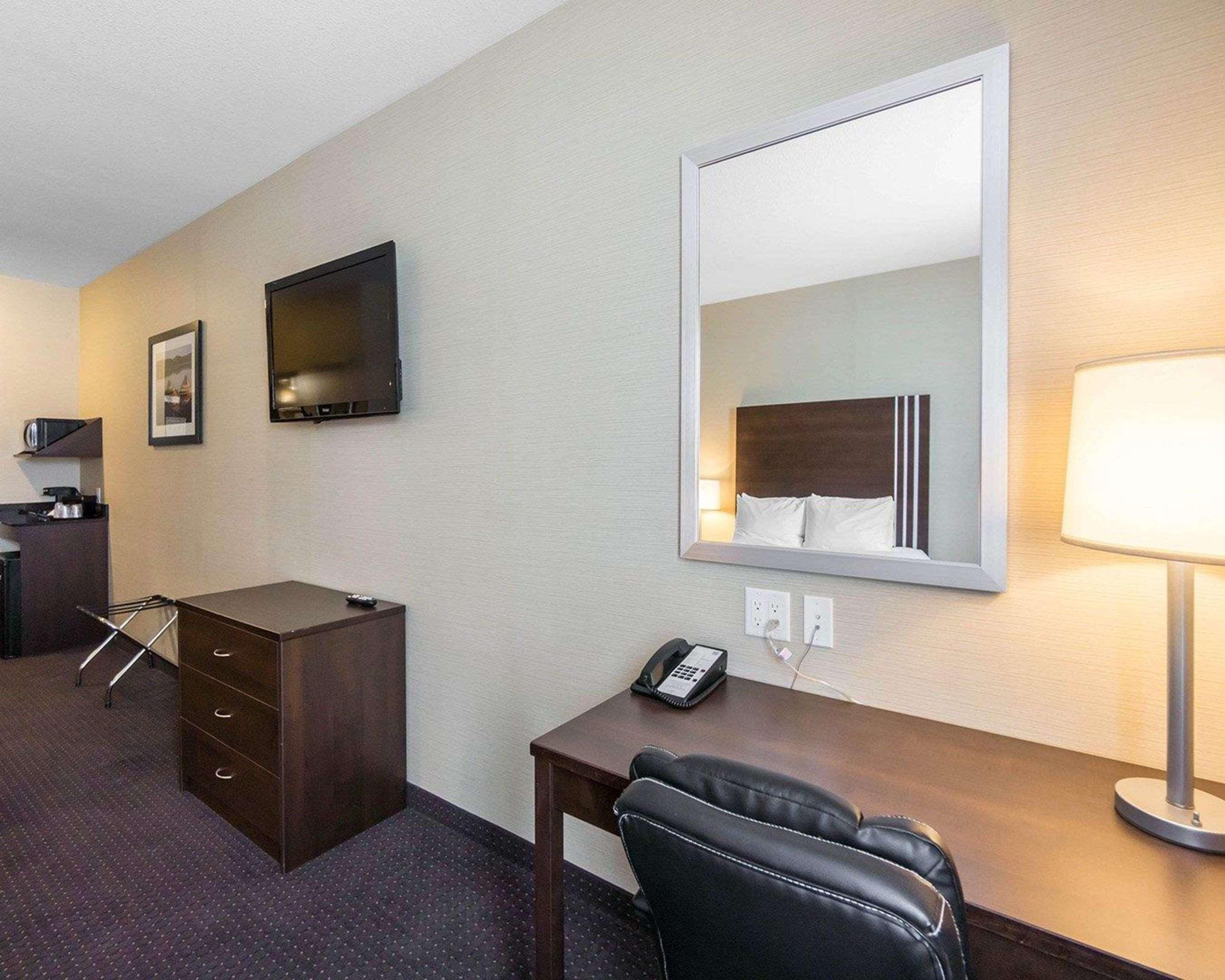 Comfort Inn & Suites Fox Creek Eksteriør billede